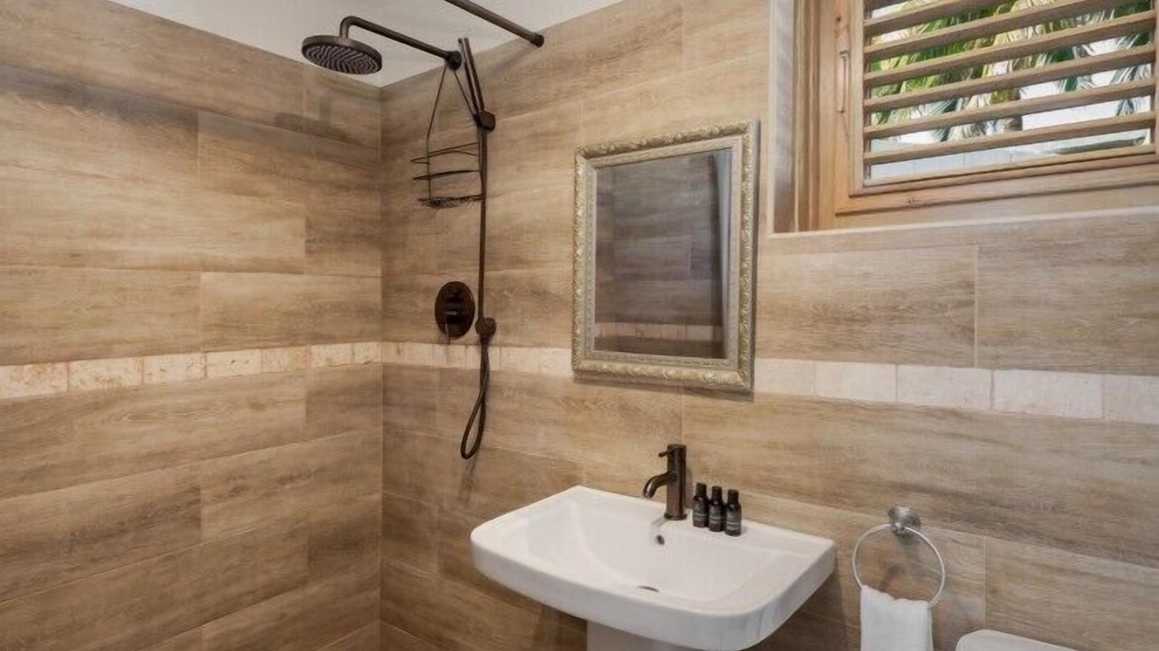 Photo of Bathroom in Silver Sands