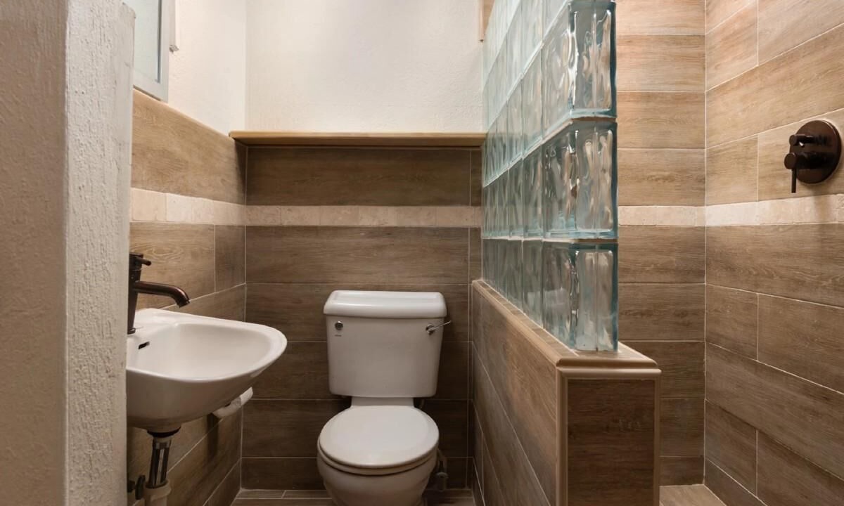 Photo of Bathroom in Silver Sands