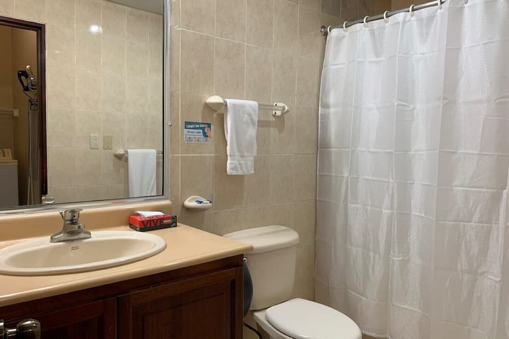 Photo of Bathroom in La Arboleda