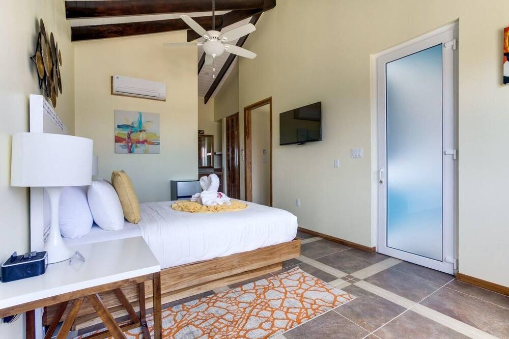 Photo of Bedroom in Placencia