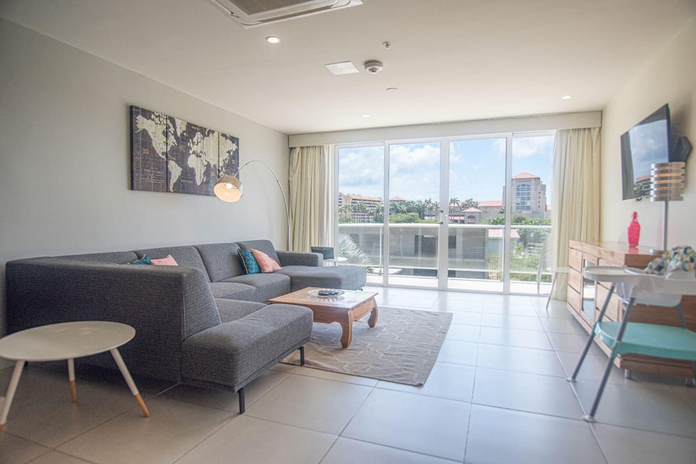 Photo of Livingroom in Palm Beach