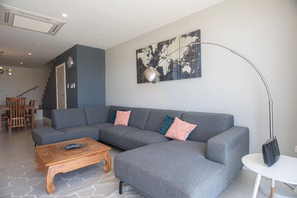 Photo of Livingroom in Palm Beach