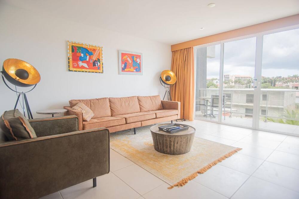 Photo of Livingroom in Palm Beach