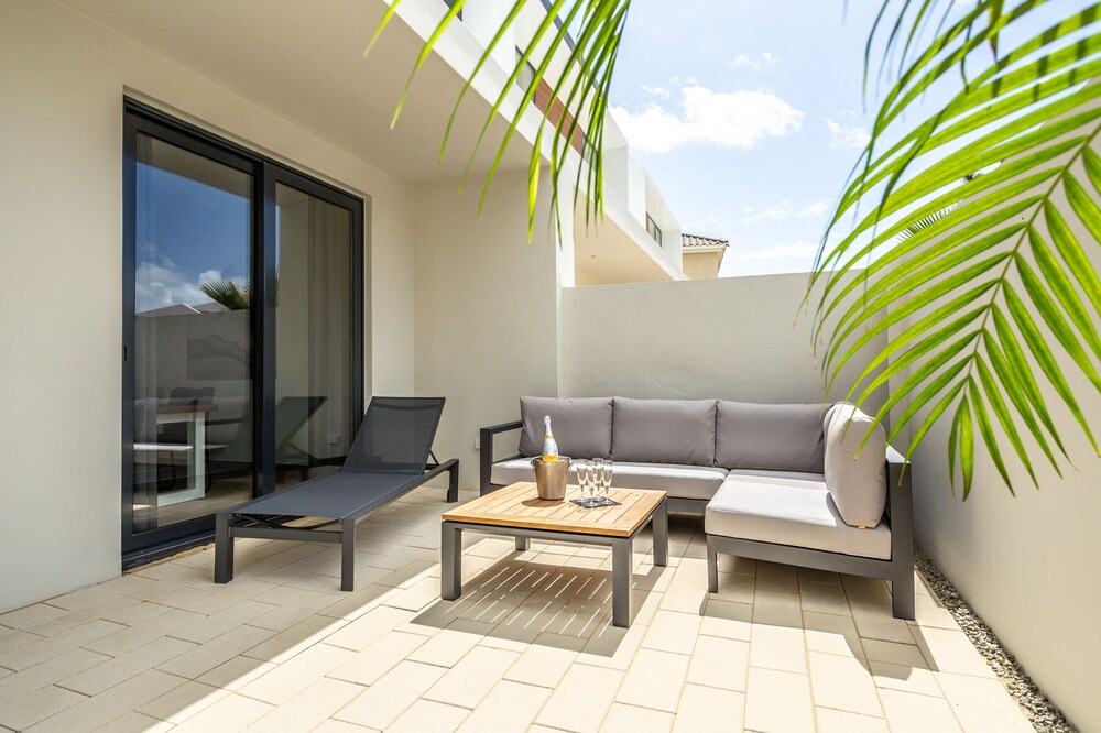 Photo of Patio Balcony in Tuscany Residence Aruba