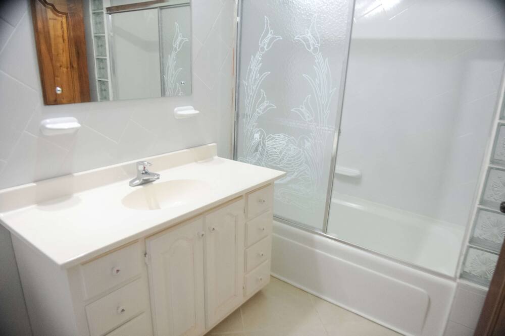 Photo of Bathroom in Silver Sands