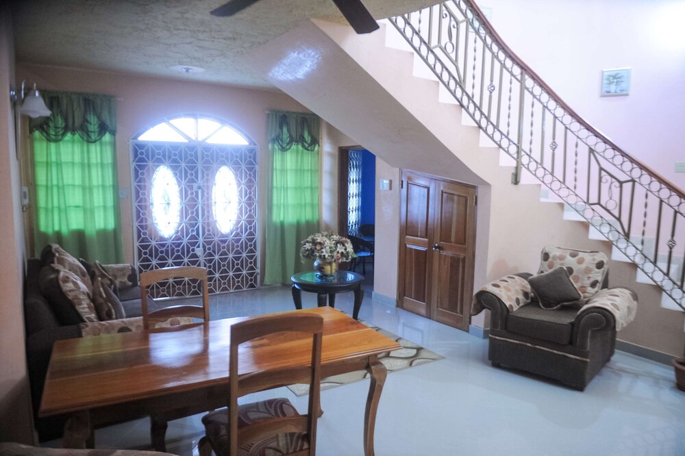 Photo of Livingroom in Silver Sands