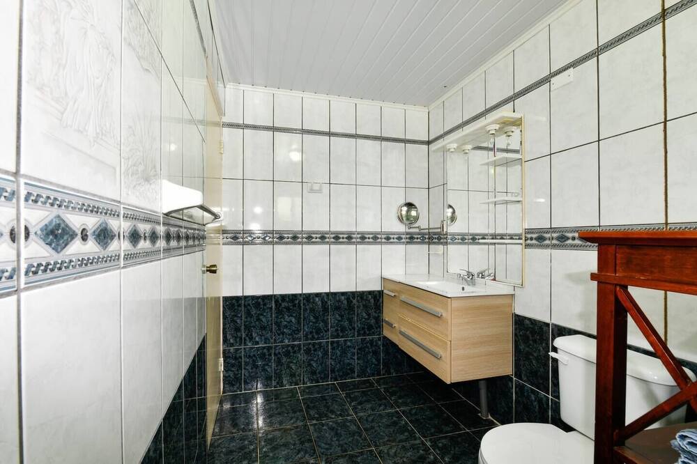 Photo of Bathroom in Paradera