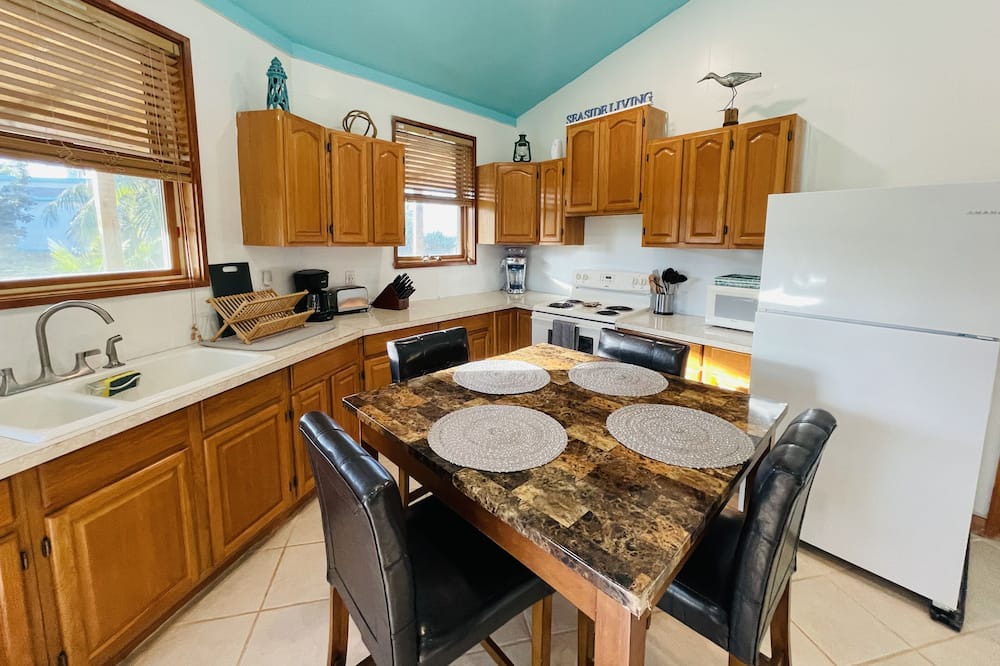 Photo of Kitchen in Gregory Town