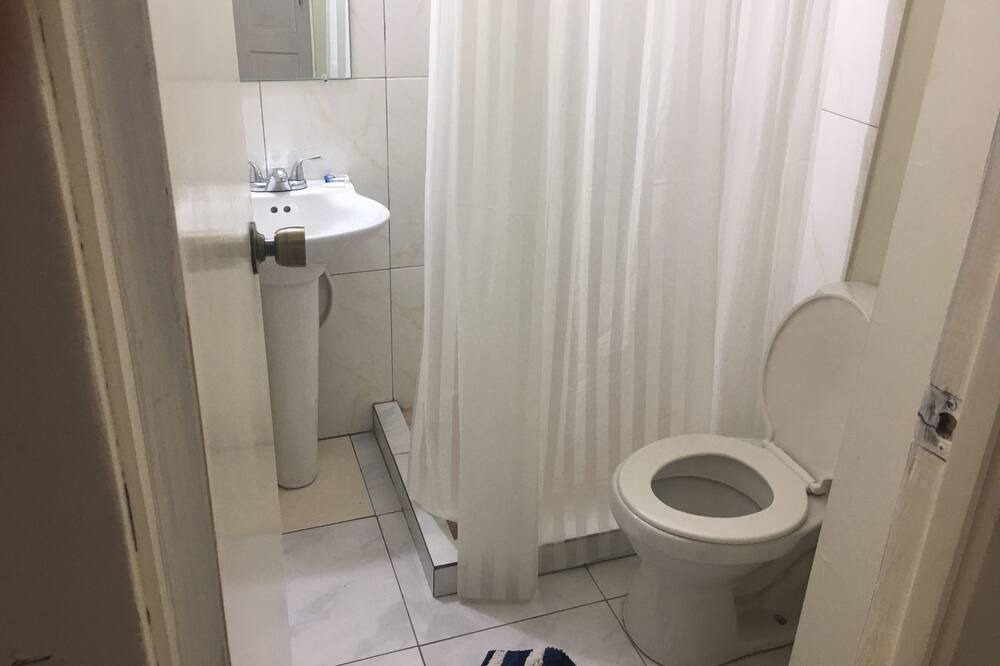 Photo of Bathroom in Kencot
