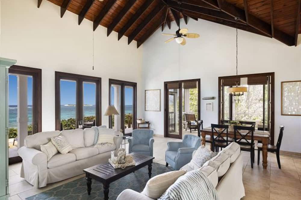 Photo of Livingroom in Double Bay