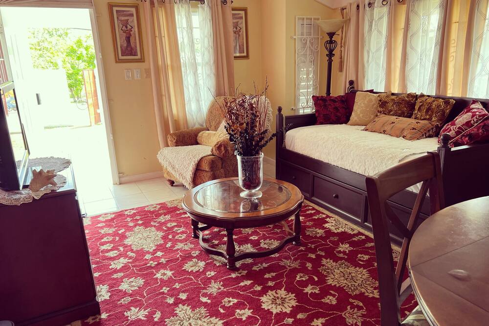Photo of Livingroom in St.Bran's Burg