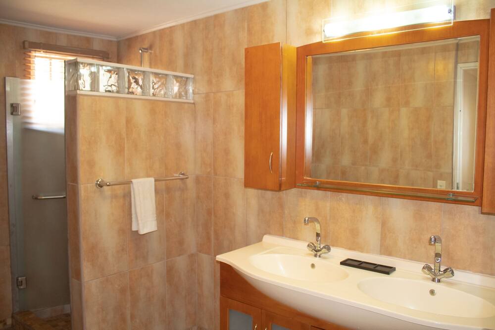 Photo of Bathroom in Paradera