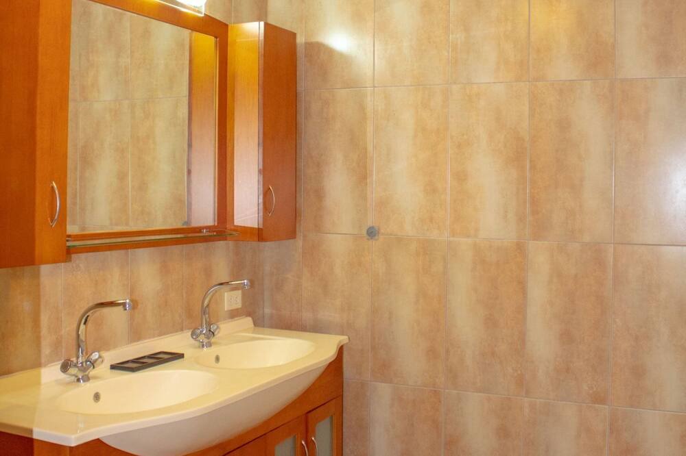 Photo of Bathroom in Paradera