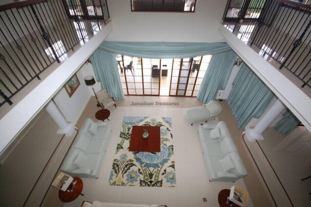 Photo of Livingroom in Montego Bay
