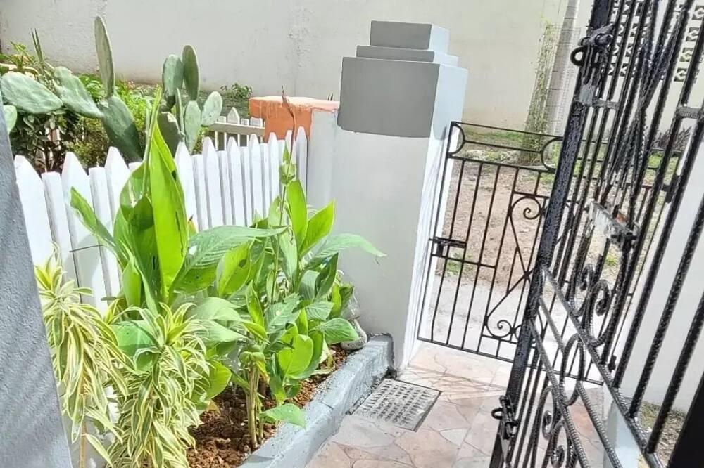 Photo of Patio Balcony in Saint Andrew