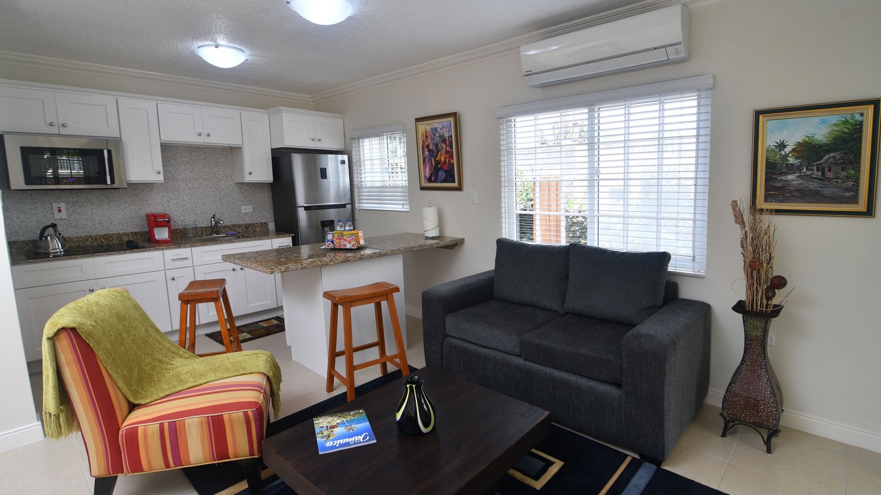 Photo of Livingroom in Molynes Gardens