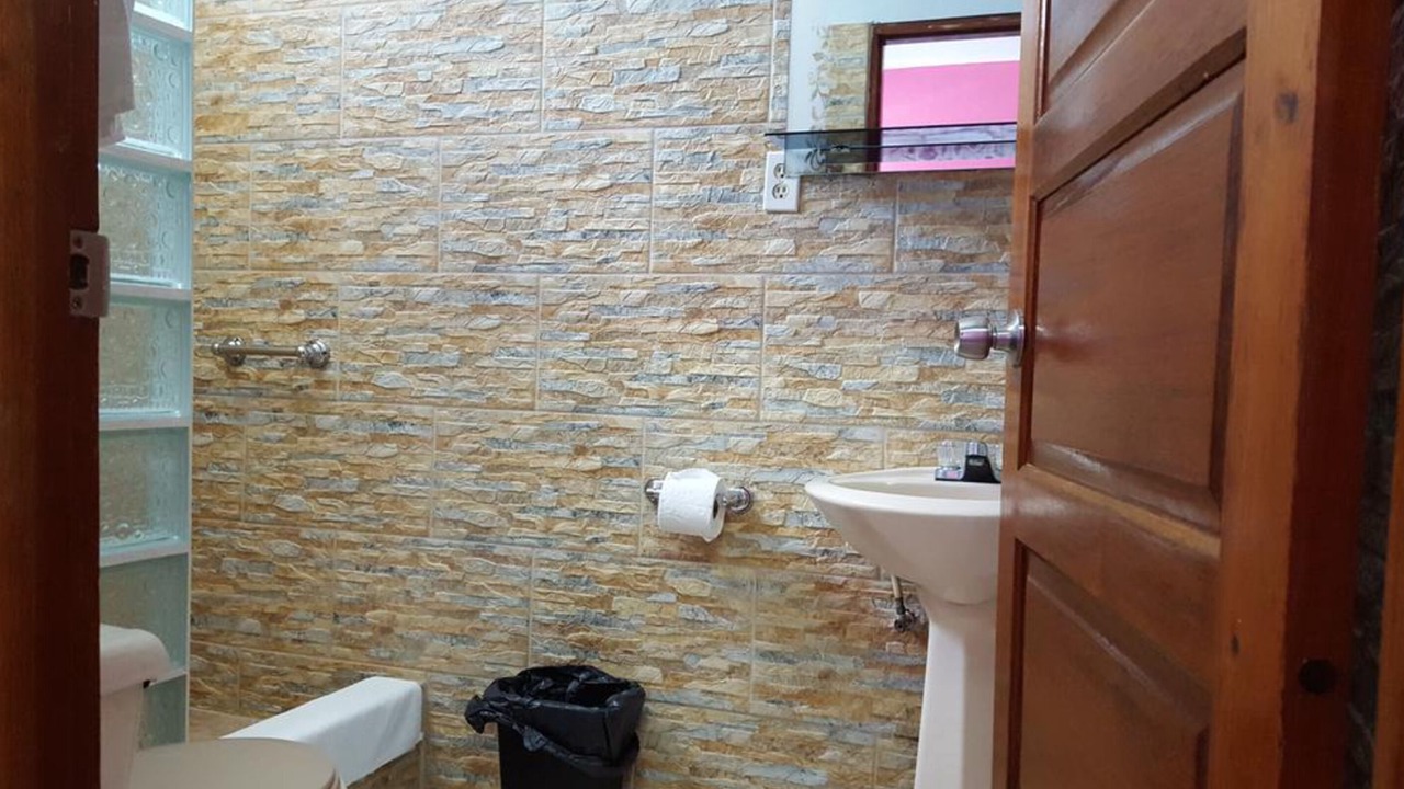 Photo of Bathroom in Caye Caulker