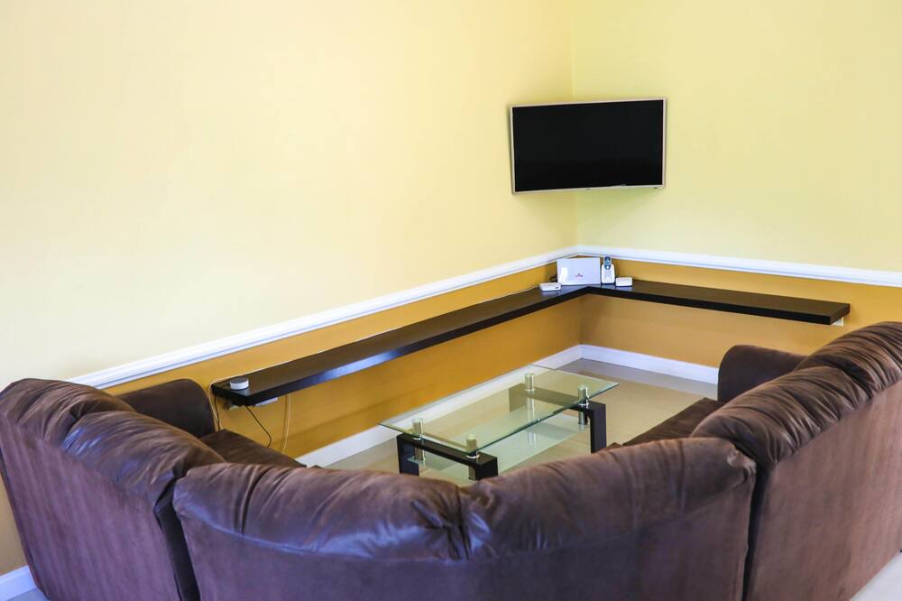 Photo of Livingroom in Saint Andrew