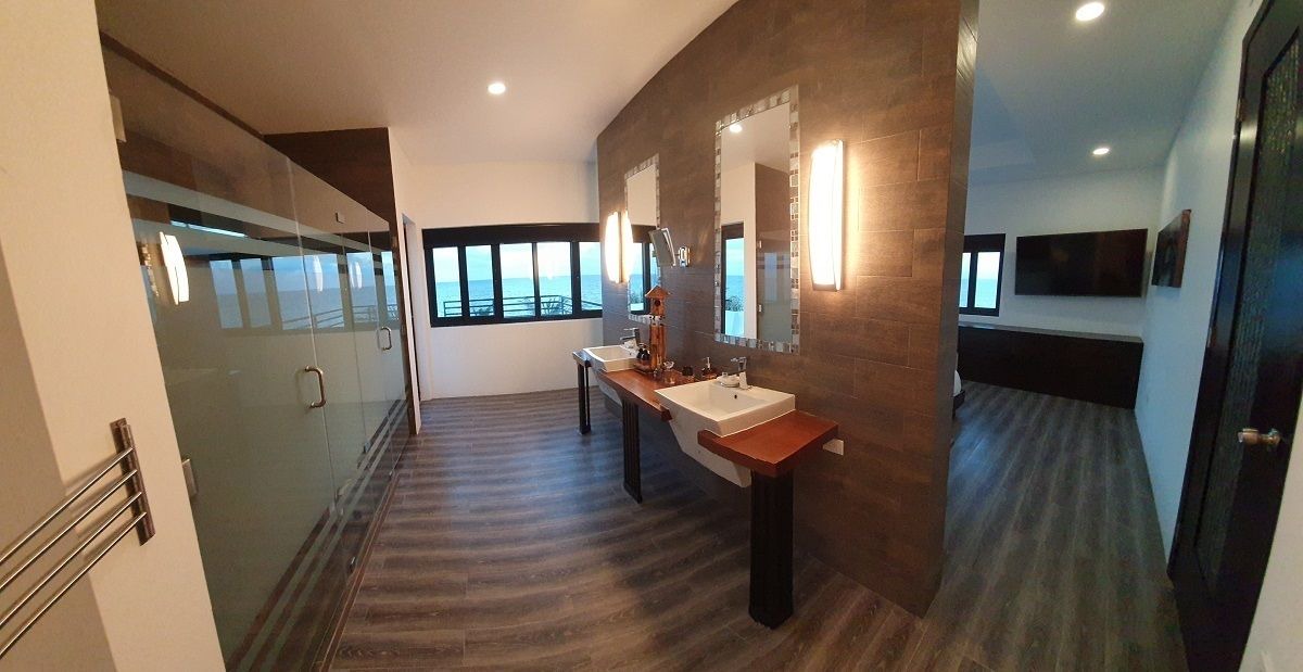 Photo of Bathroom in Caye Caulker