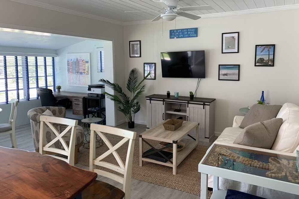 Photo of Livingroom in Treasure Cay
