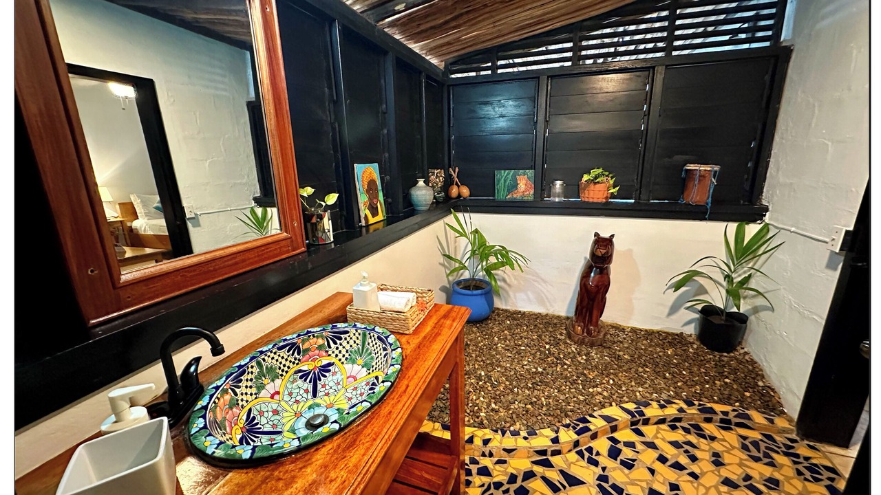 Photo of Bathroom in Placencia