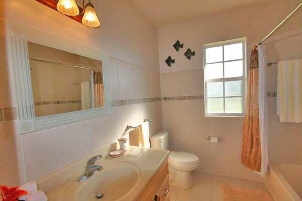 Photo of Bathroom in Smith's Point