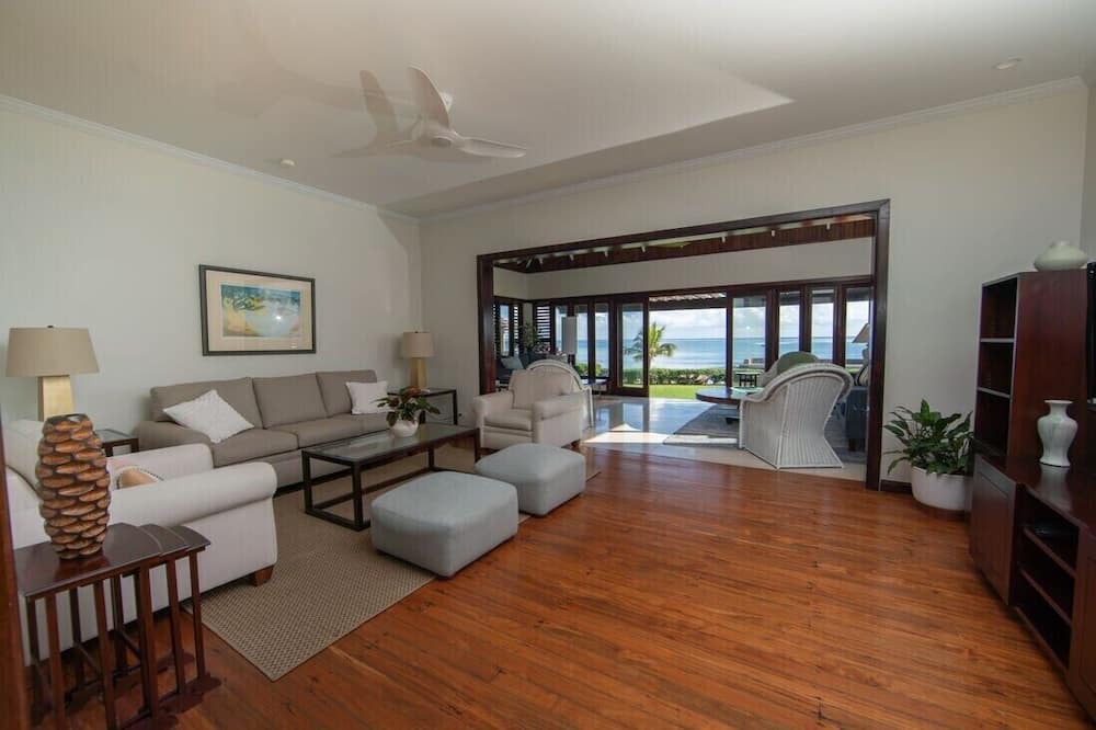 Photo of Livingroom in Mammee Bay