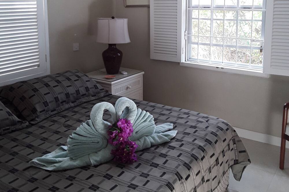 Photo of Bedroom in Bottom Bay