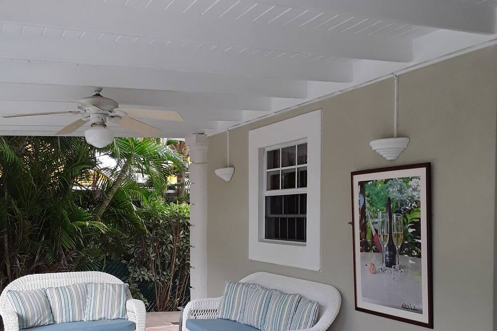 Photo of Patio Balcony in Bottom Bay