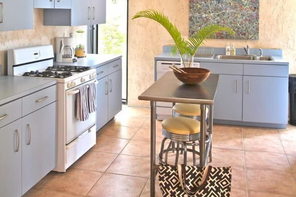 Photo of Kitchen in Savannah Sound