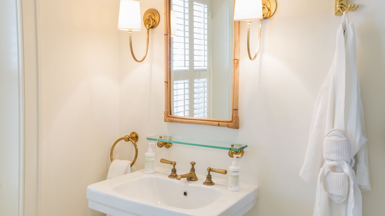 Photo of Bathroom in Dunmore Town