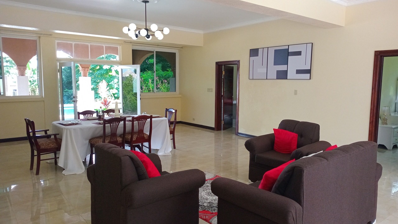 Photo of Livingroom in Reading