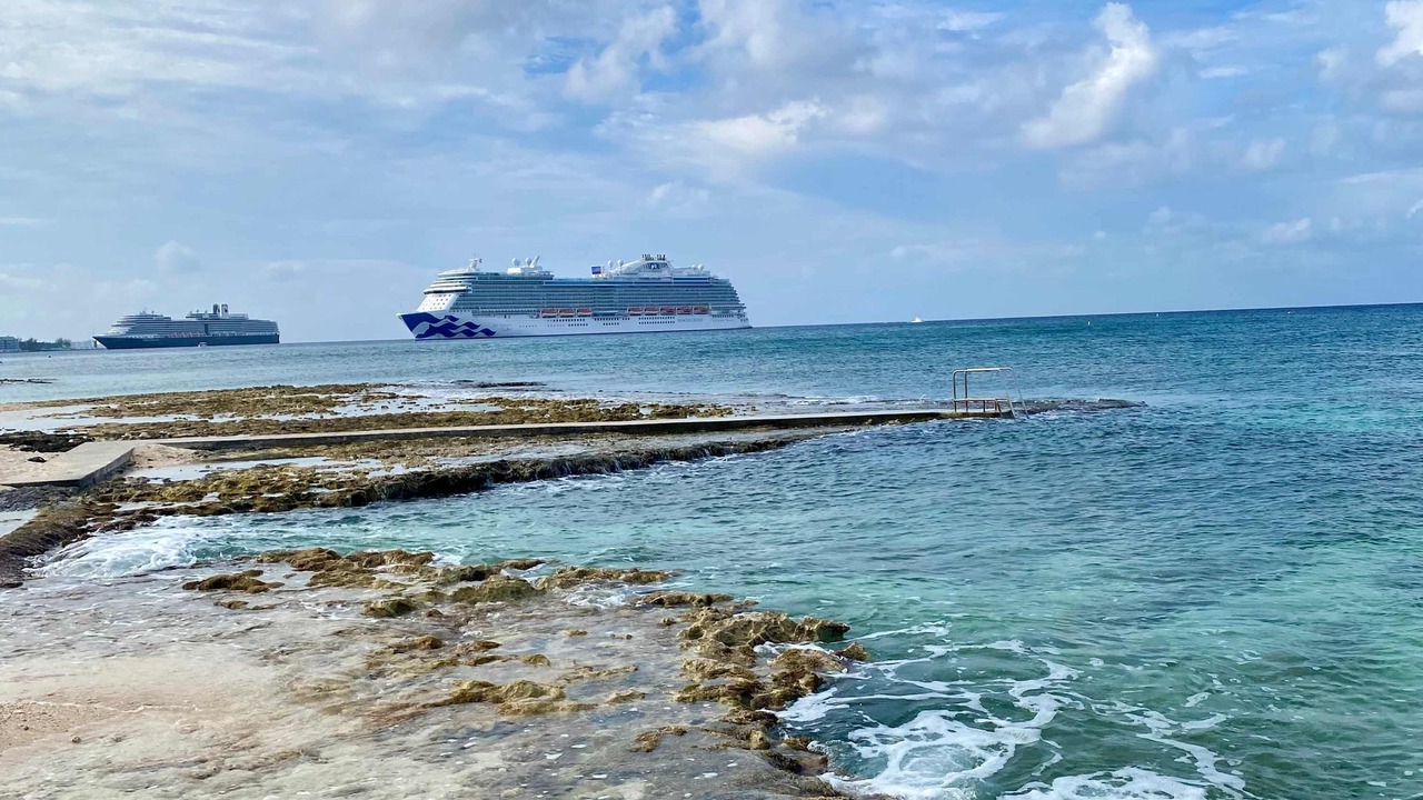 Photo of Others in Seven Mile Beach
