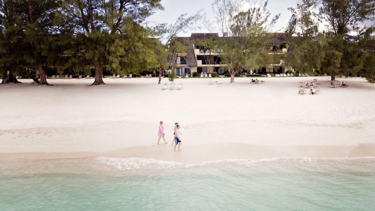 Photo of Others in Seven Mile Beach