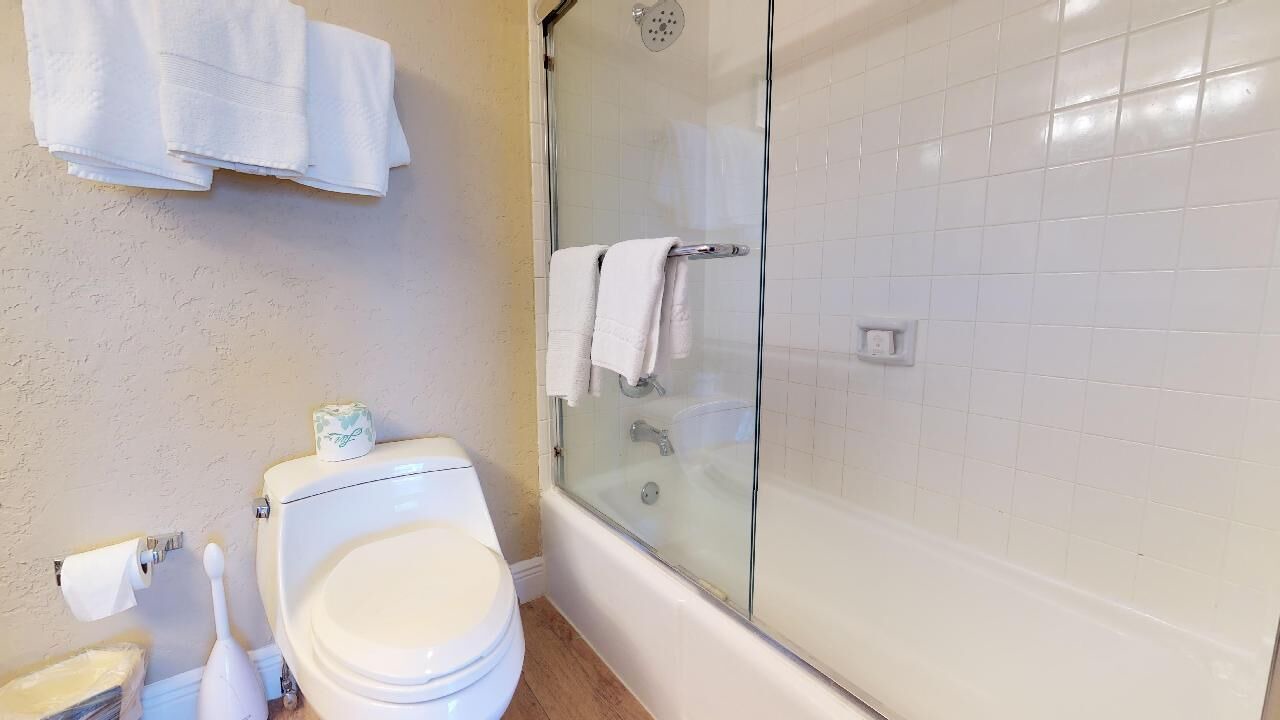 Photo of Bathroom in Seven Mile Beach