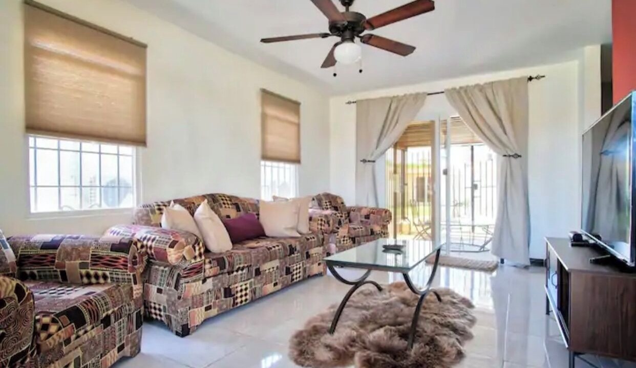 Photo of Livingroom in Portmore