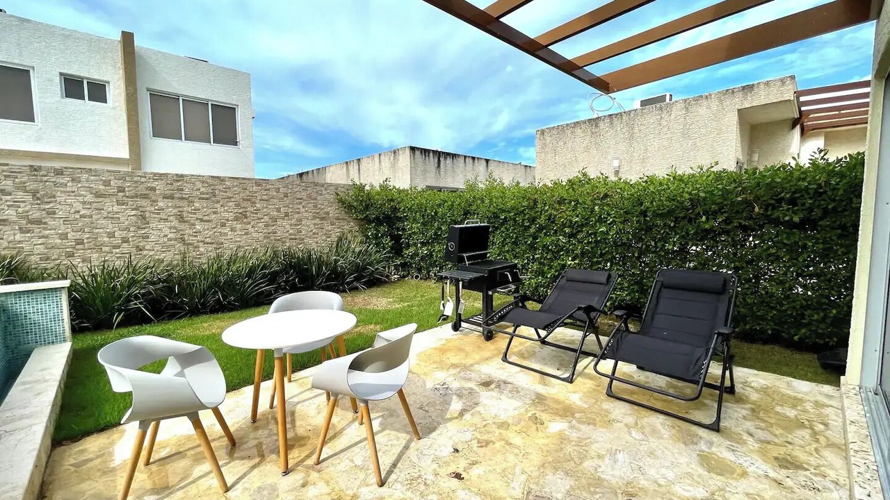 Photo of Outdoor in Veron