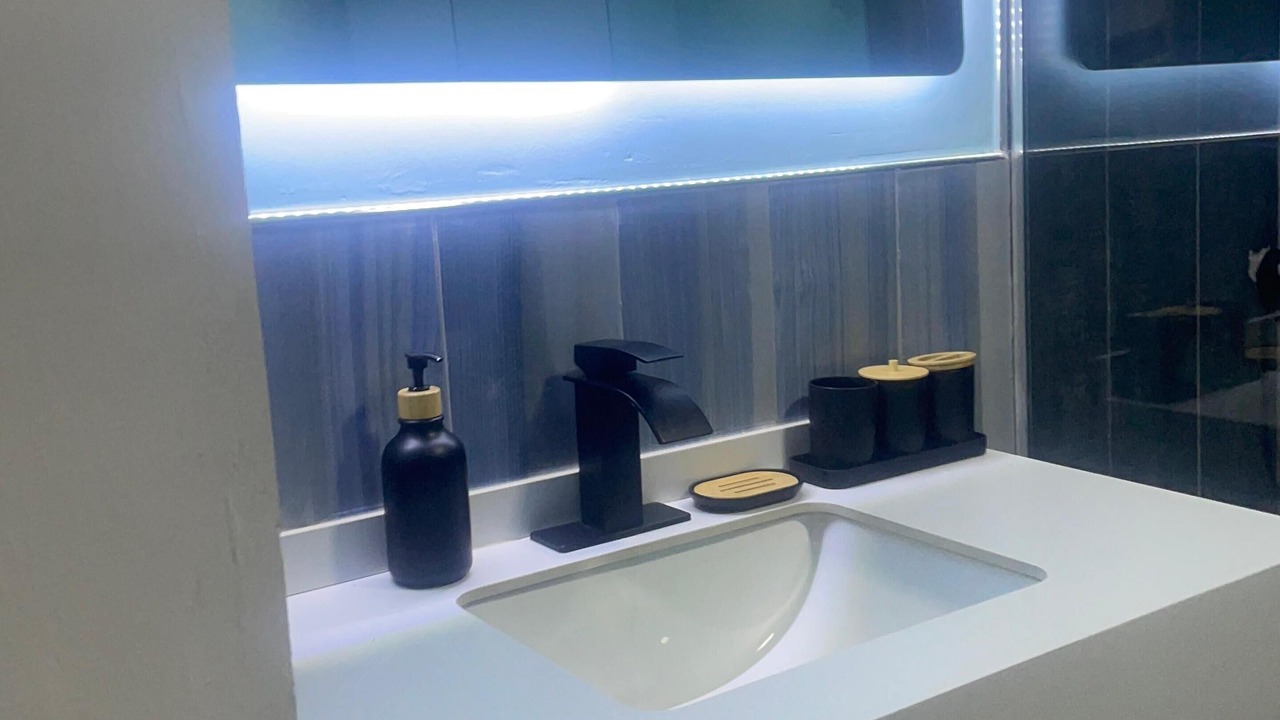 Photo of Bathroom in Drapers