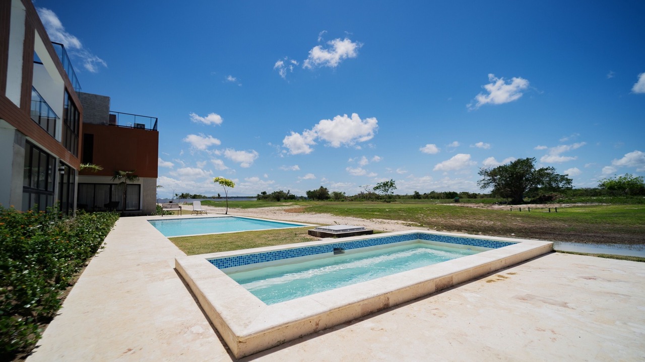 Photo of Outdoor in Veron