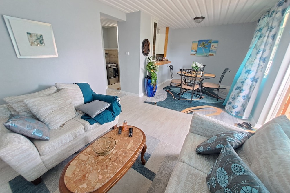 Photo of Livingroom in West Coast