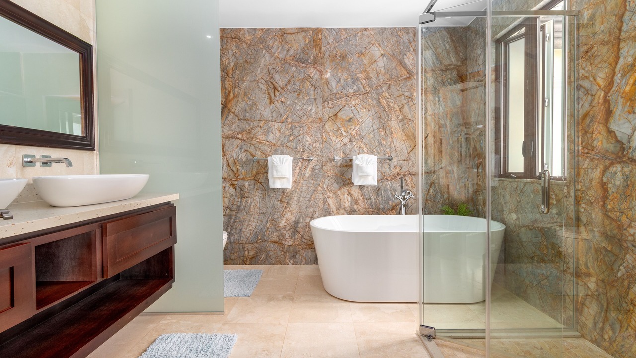 Photo of Bathroom in Tower Isle