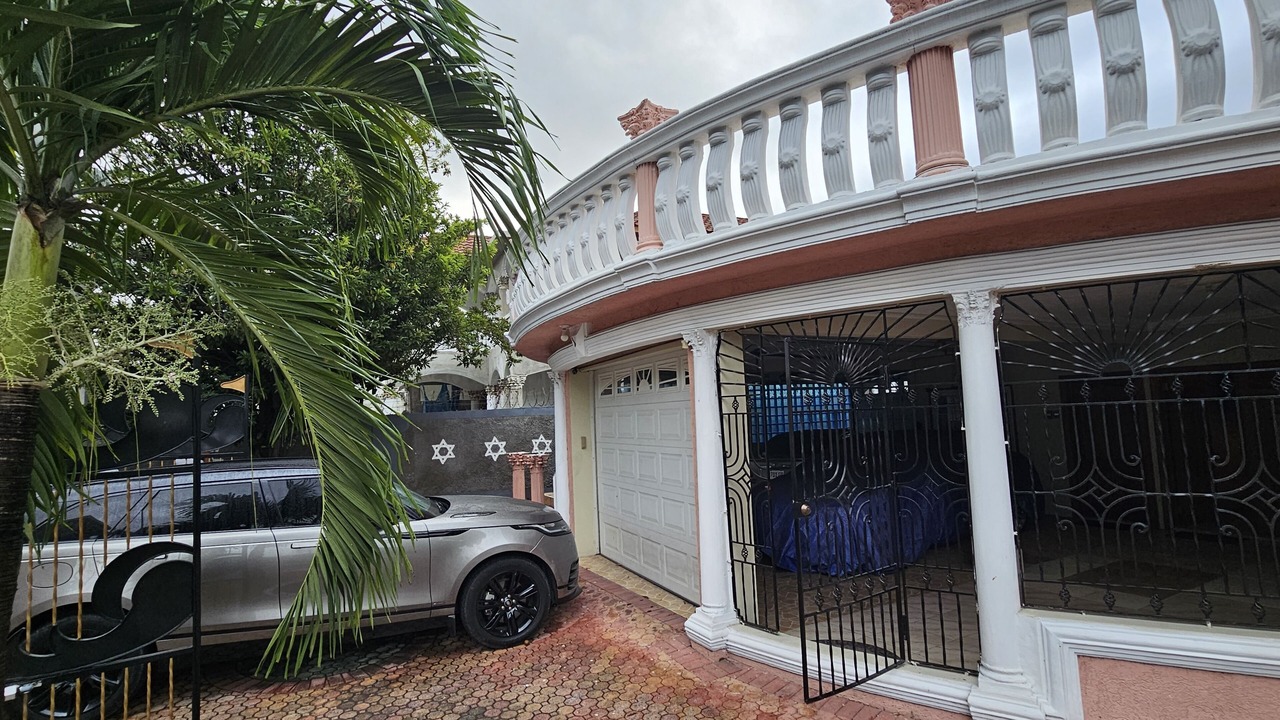 Photo of Outdoor in Molynes Gardens
