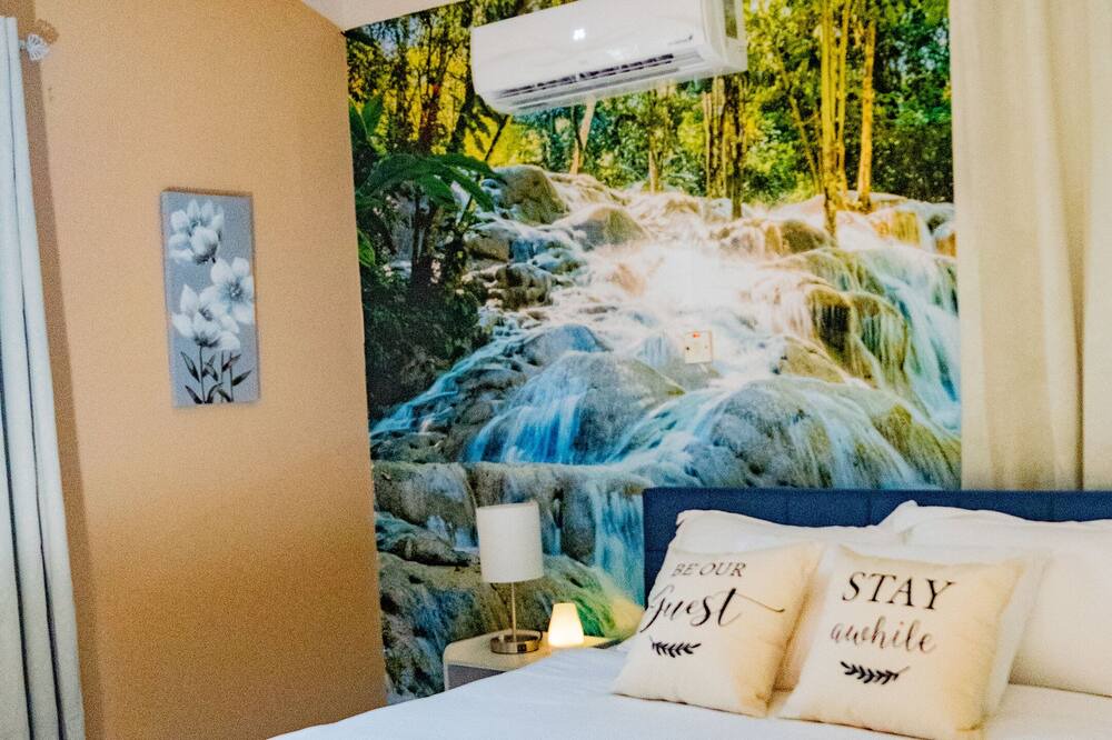 Photo of Bedroom in Greenwich Estate
