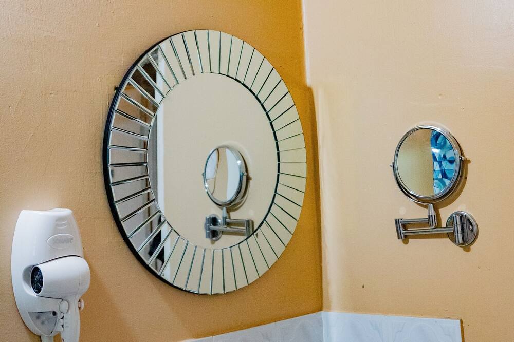 Photo of Bathroom in Greenwich Estate