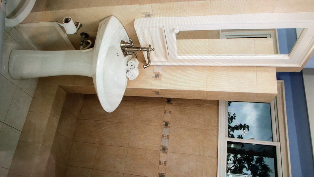 Photo of Bathroom in St.Bran's Burg