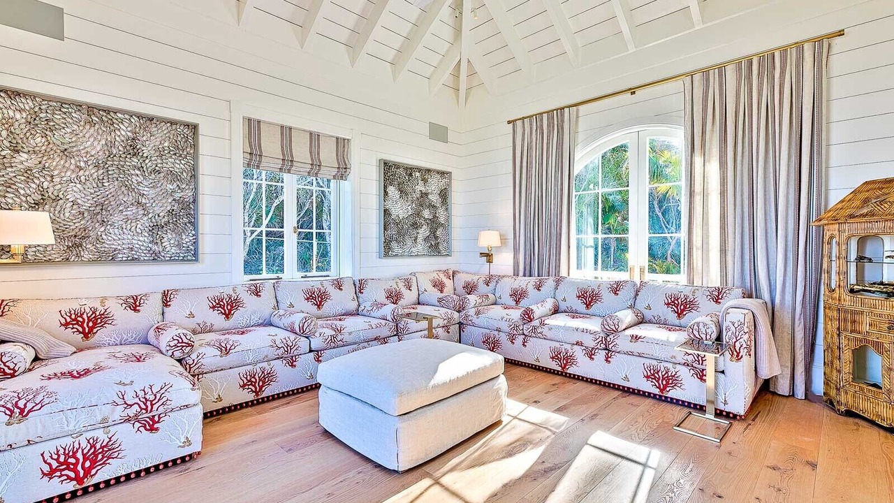Photo of Livingroom in Dunmore Town