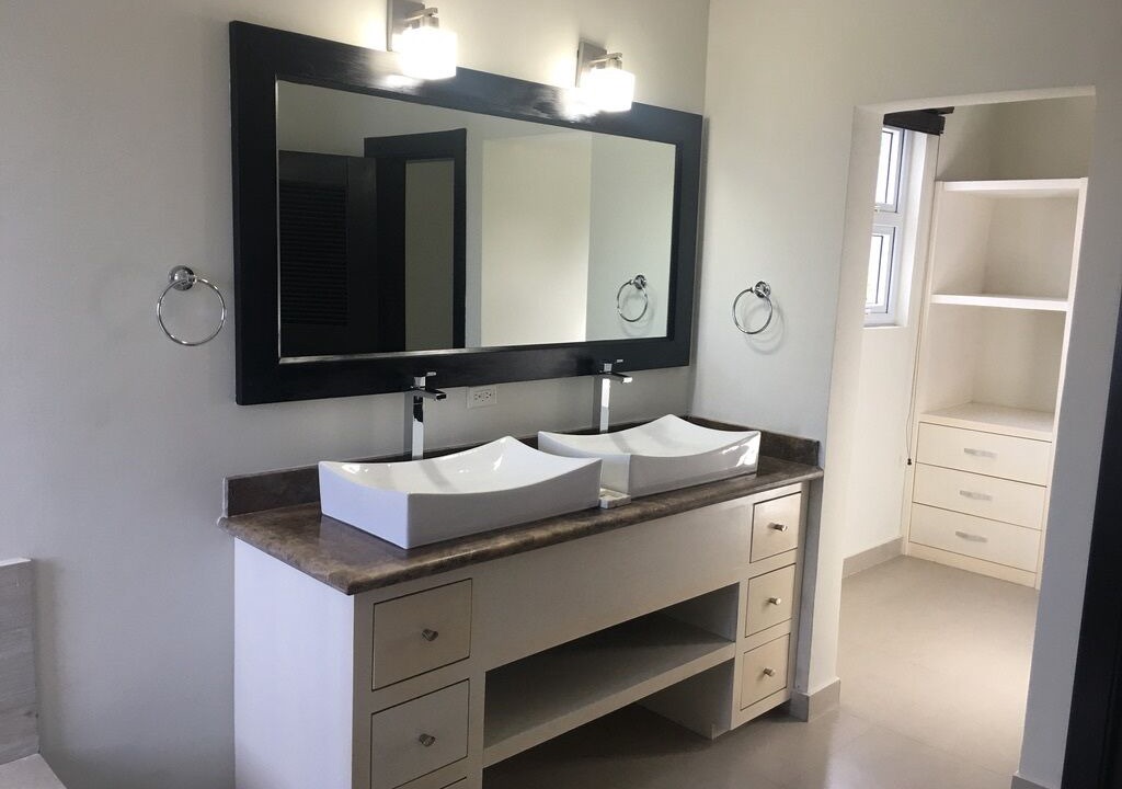 Photo of Bathroom in Albion