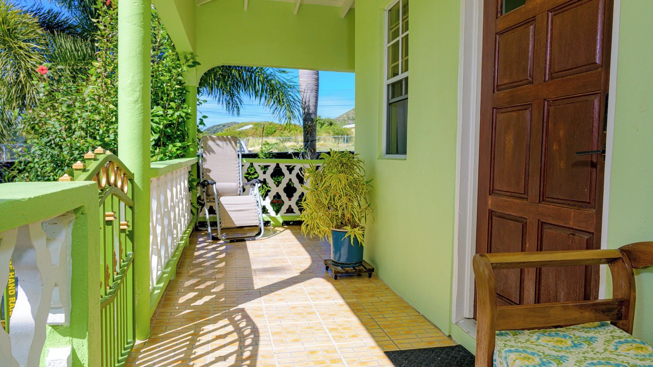Photo of Patio Balcony in Cades Bay