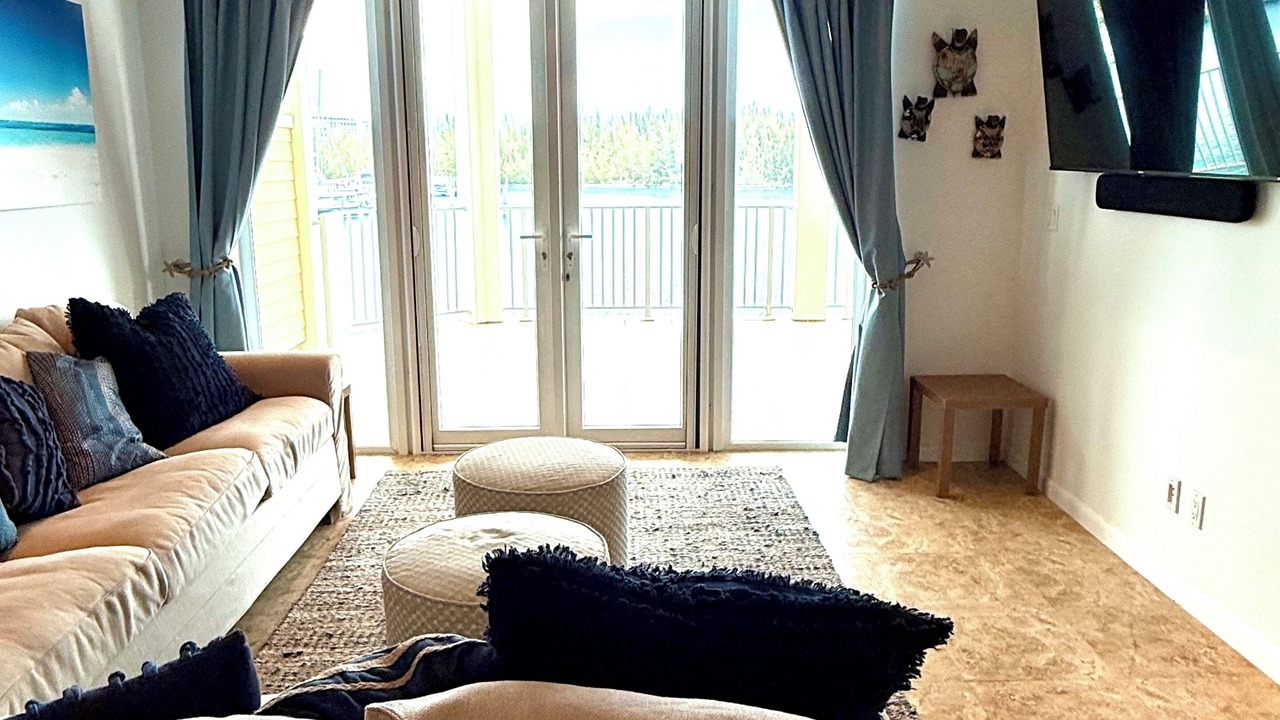 Photo of Livingroom in Bell Channel Bay