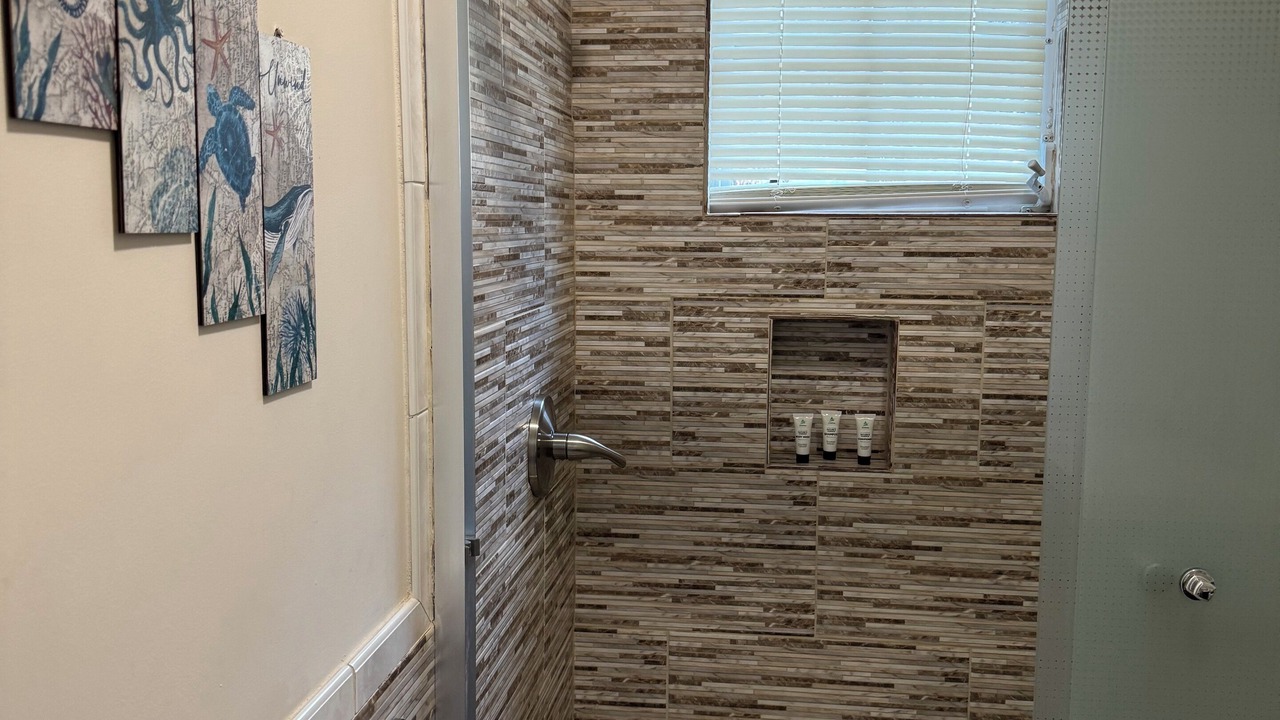 Photo of Bathroom in Long Bay Hills
